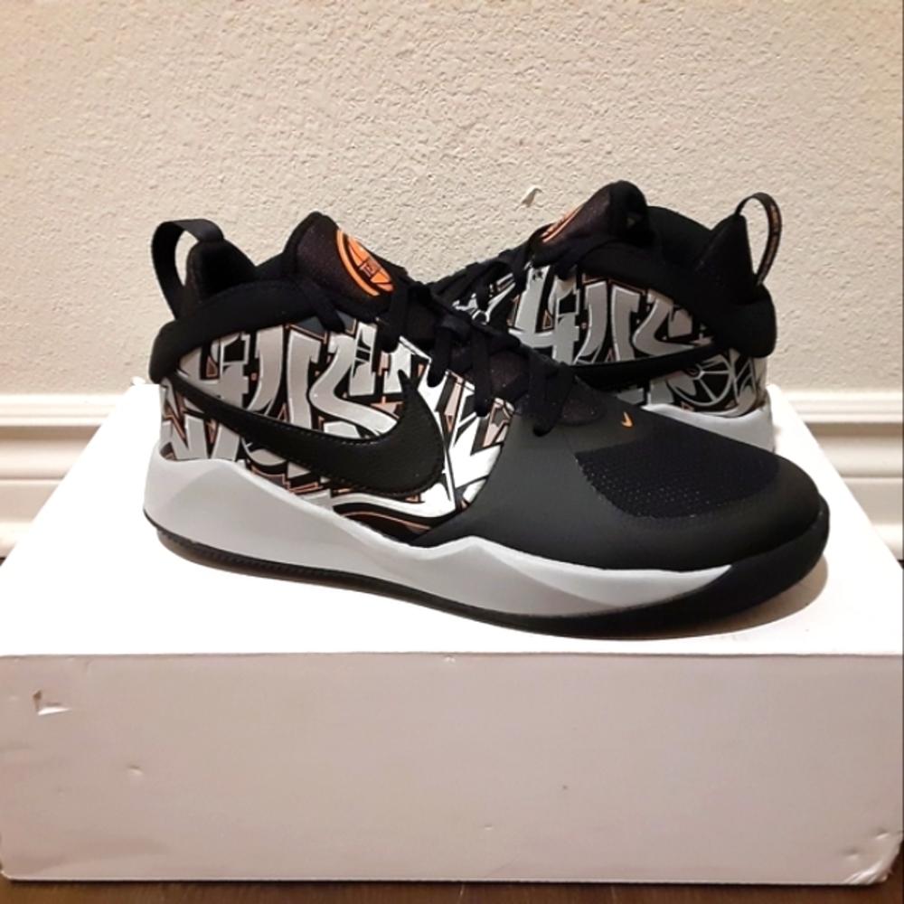Nike - Picture 1 of 4